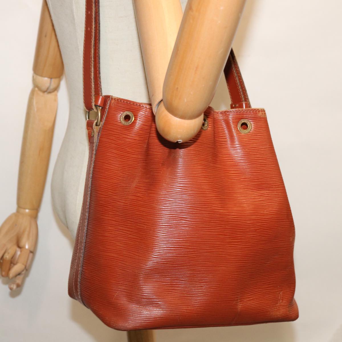LOUIS VUITTON Epi Petit Noe Shoulder Bag Brown M44103 LV Auth bs12010