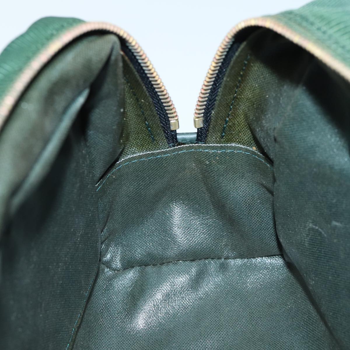 LOUIS VUITTON Taiga Parana Clutch Bag Epicea M30752 LV Auth bs13896