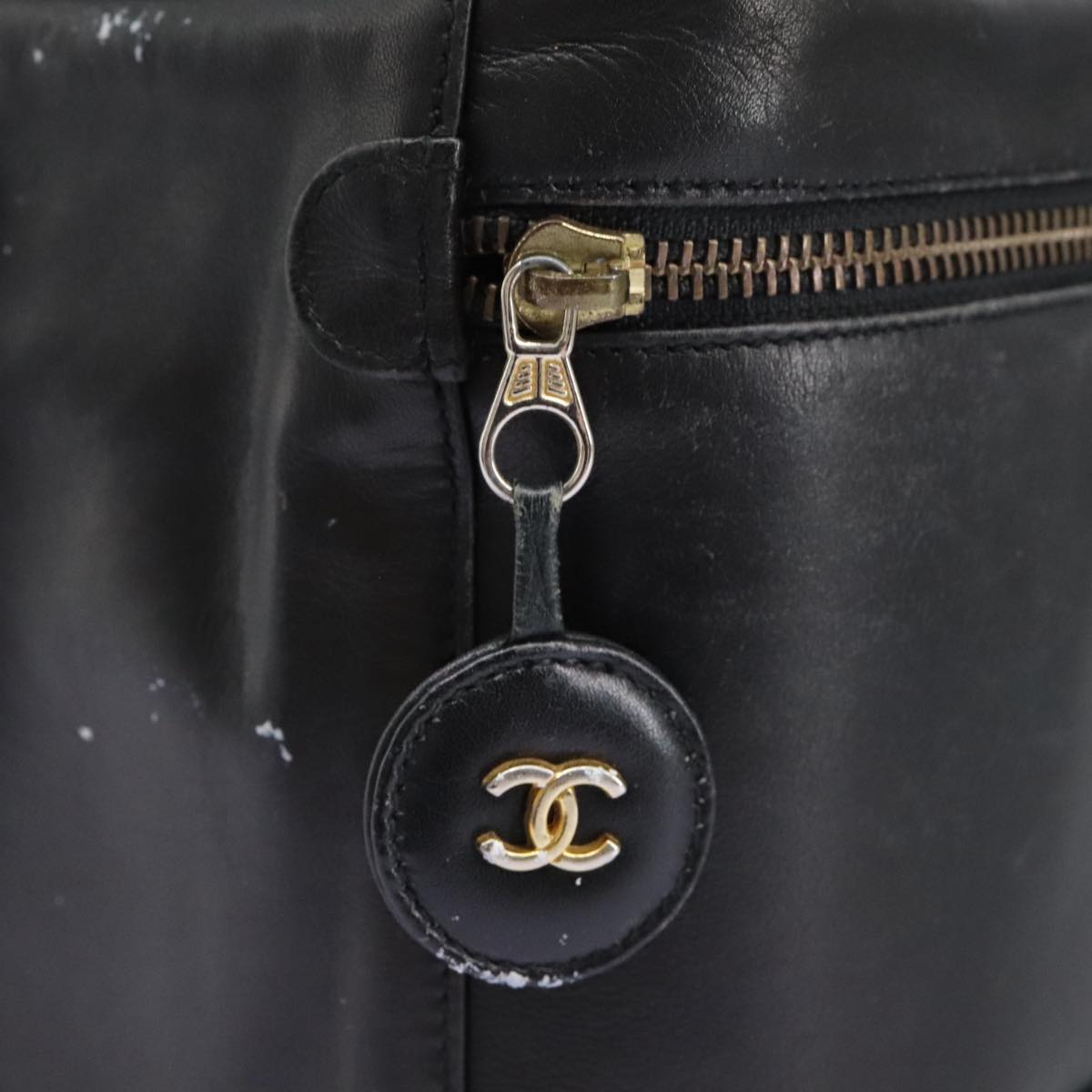 CHANEL Bicolole Vanity Cosmetic Pouch Leather Black CC Auth bs14966