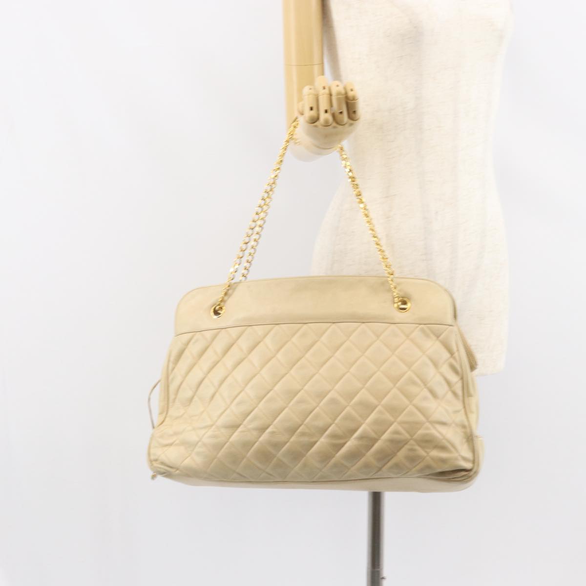 CHANEL Matelasse Chain Shoulder Bag Lamb Skin Beige CC Auth bs15118