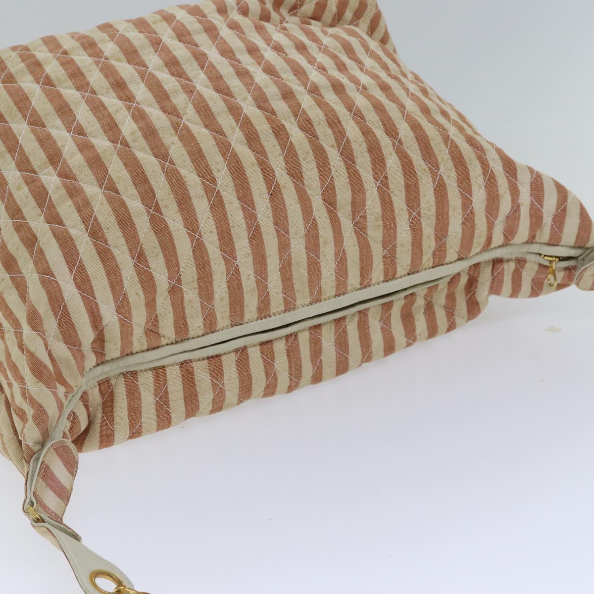 CHANEL Matelasse Chain Shoulder Bag Canvas Red Gold CC Auth bs17125