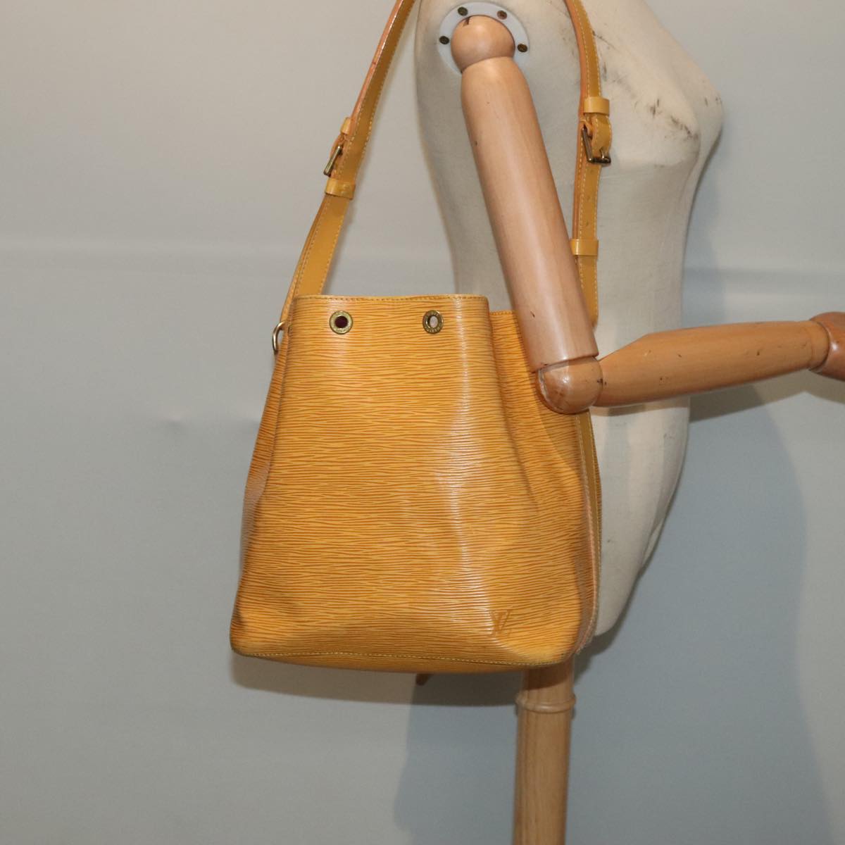 LOUIS VUITTON Epi Petit Noe Shoulder Bag Yellow M44109 LV Auth bs18364