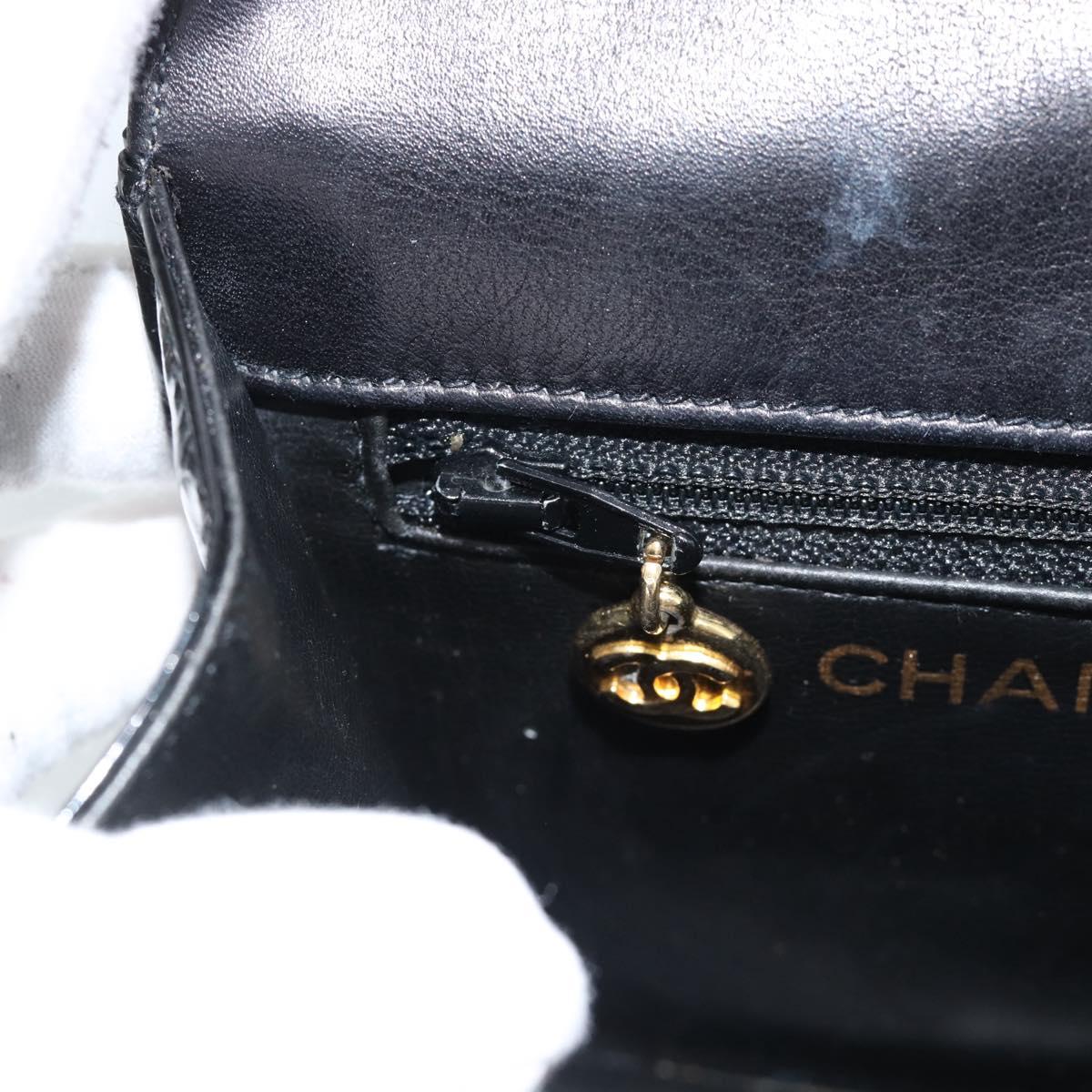 CHANEL V Stitch Waist bag Patent leather Black Gold CC Auth bs18829