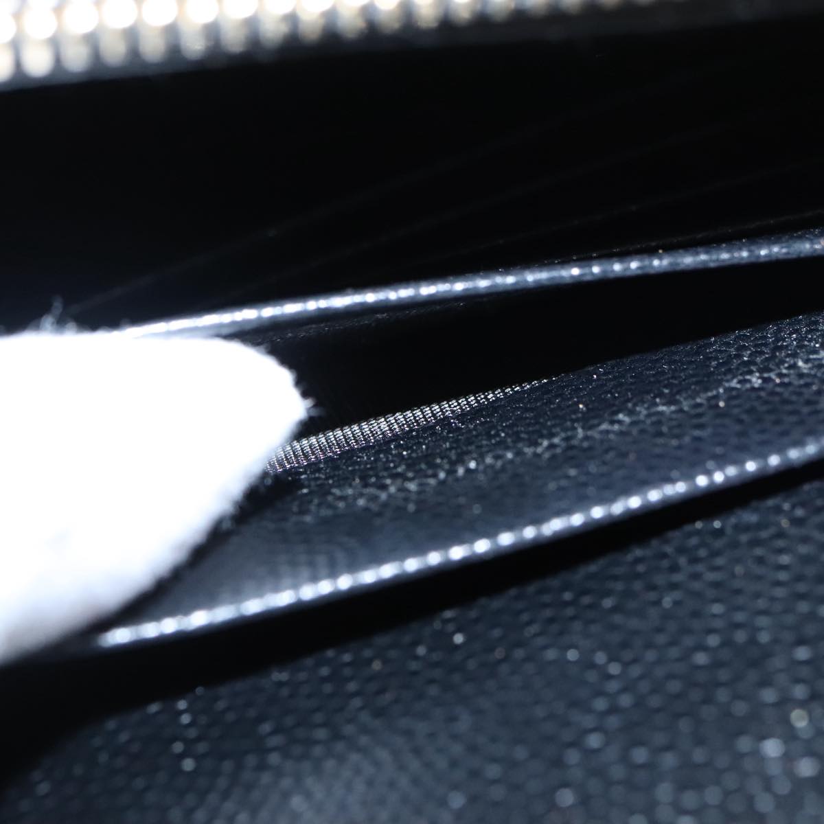 SAINT LAURENT V Stitch Chain Long Wallet Leather Black Gold Auth bs19416A