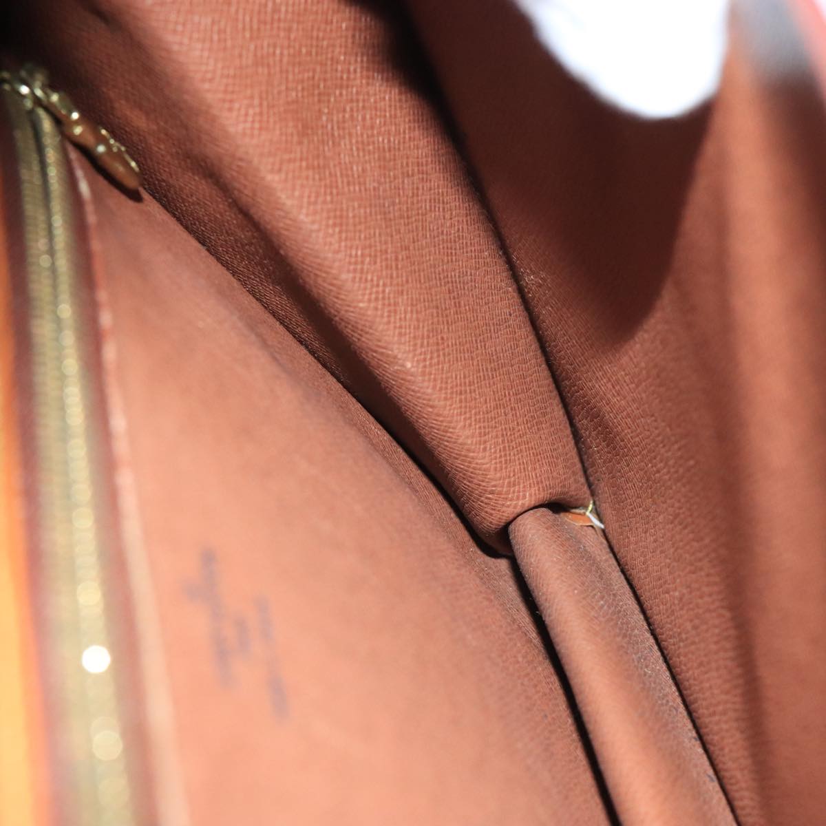 LOUIS VUITTON Epi Serie Dragonne Hand Bag Brown M52618 LV Auth bs19560