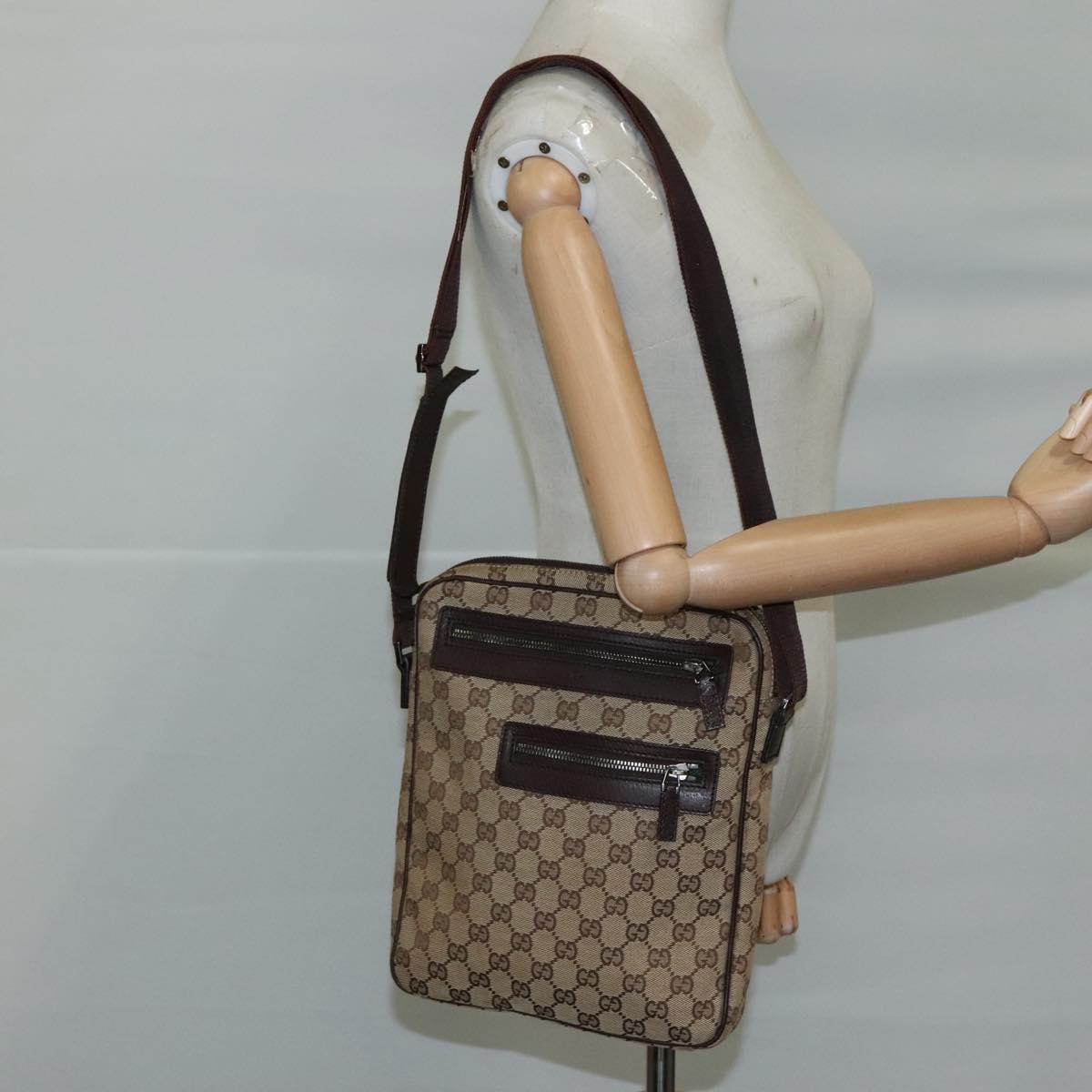 GUCCI GG Canvas Shoulder Bag Beige Gold 92551 Auth bs20822