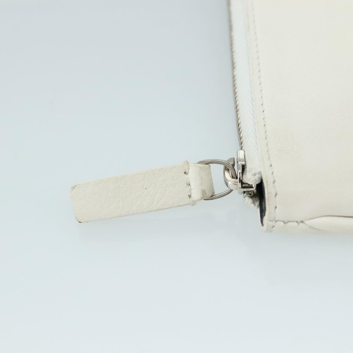 BALENCIAGA Pouch Leather White Silver 551992 Auth bs21014