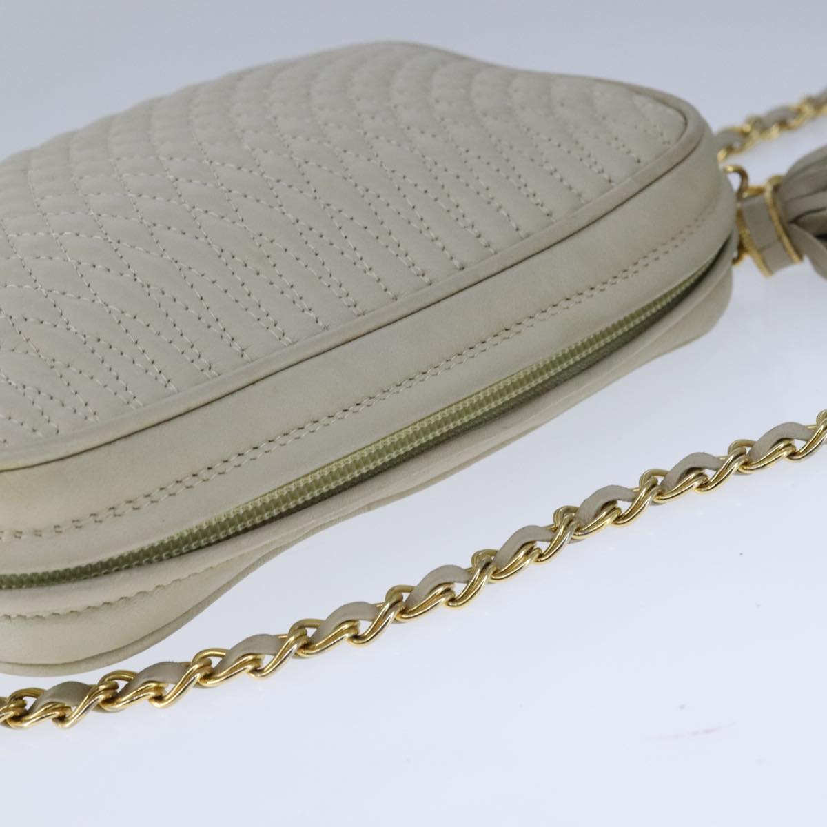 BALLY Chain Quilted Shoulder Bag Leather Beige Gold Auth bs21142