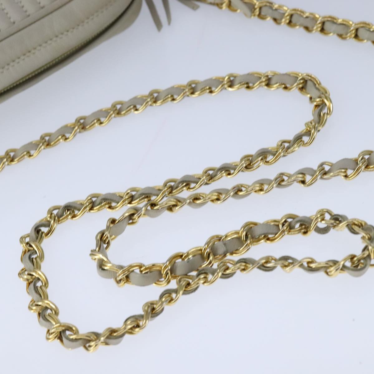 BALLY Chain Quilted Shoulder Bag Leather Beige Gold Auth bs21142