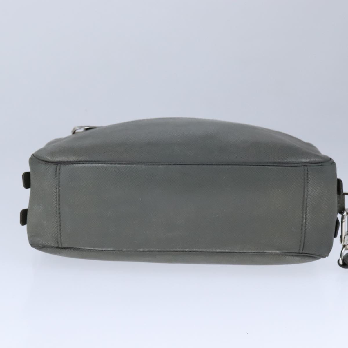 LOUIS VUITTON Taiga Neopavel Clutch Bag Gray Gracie M32684 LV Auth bs21264