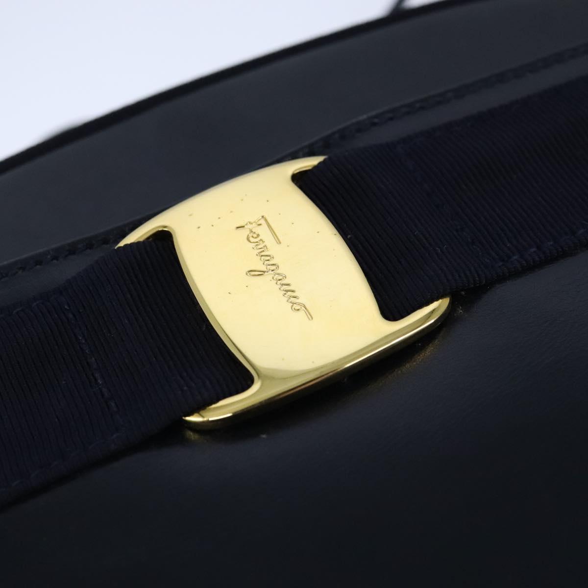 Salvatore Ferragamo Vala Shoulder Bag Leather Navy Gold Auth bs21294