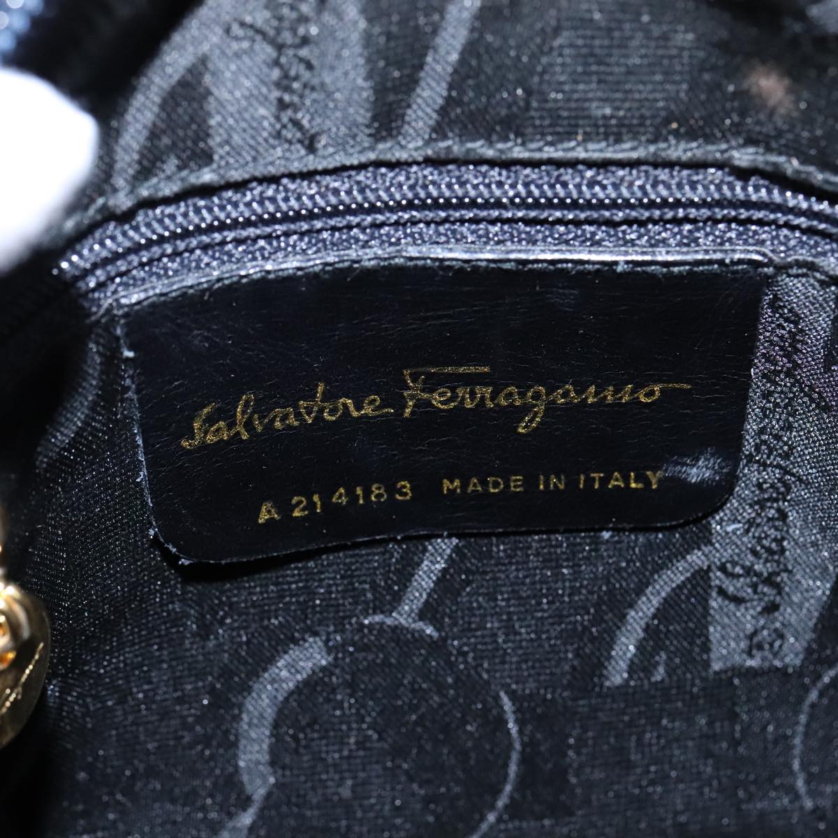 Salvatore Ferragamo Vala Shoulder Bag Leather Navy Gold Auth bs21294