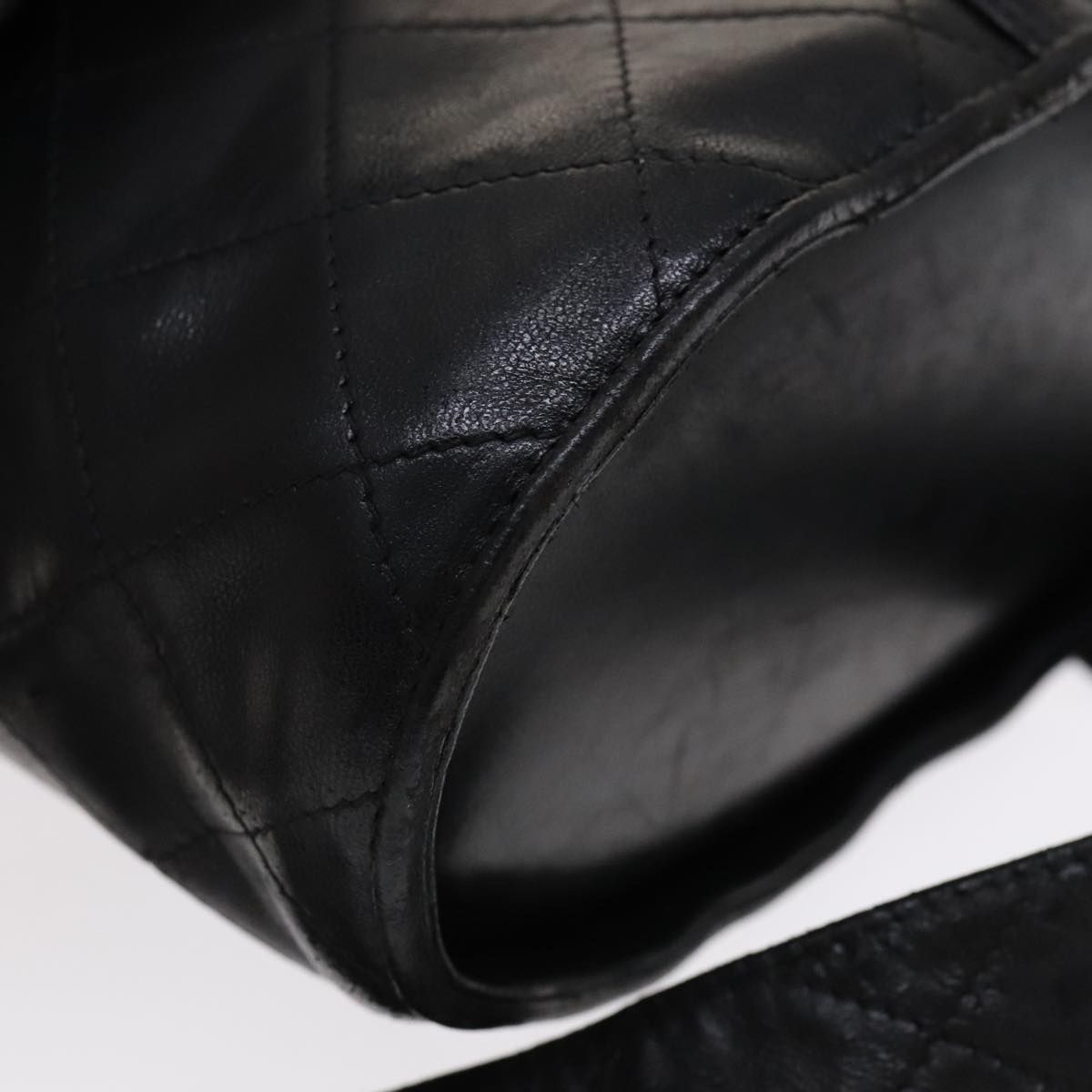 CHANEL Matelasse Shoulder Bag Lamb Skin Gold Black CC Auth bs21318