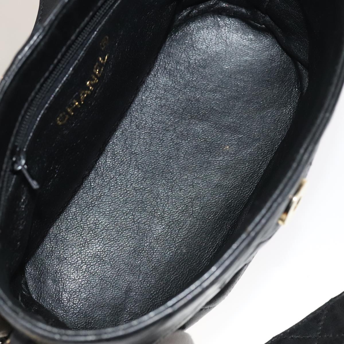 CHANEL Matelasse Shoulder Bag Lamb Skin Gold Black CC Auth bs21318