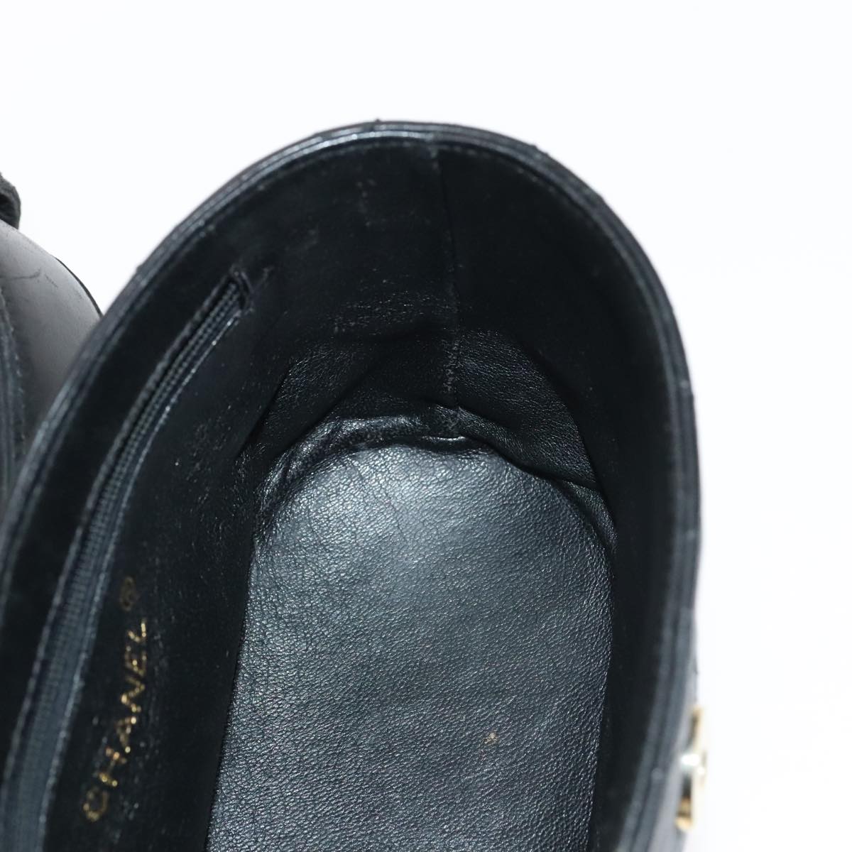 CHANEL Matelasse Shoulder Bag Lamb Skin Gold Black CC Auth bs21318