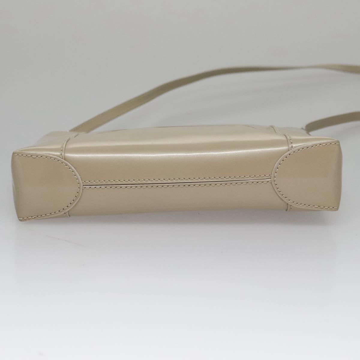 Christian Dior Shoulder Bag Patent leather Beige Silver Auth bs21422