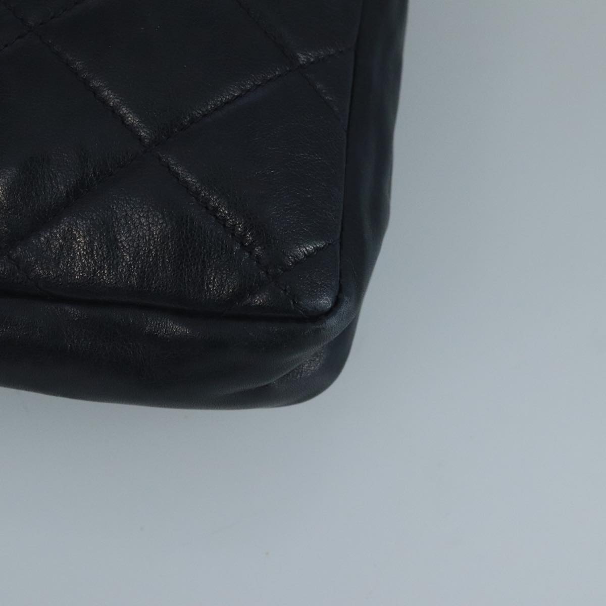 CHANEL Matelasse Waist bag Lamb Skin Navy CC Auth bs21663