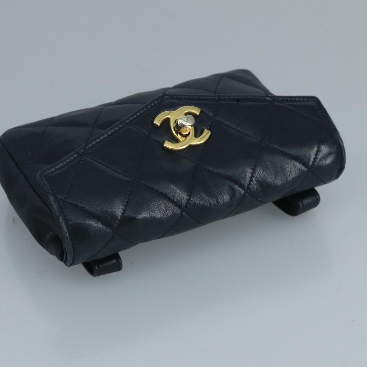 CHANEL Matelasse Waist bag Lamb Skin Navy CC Auth bs21663