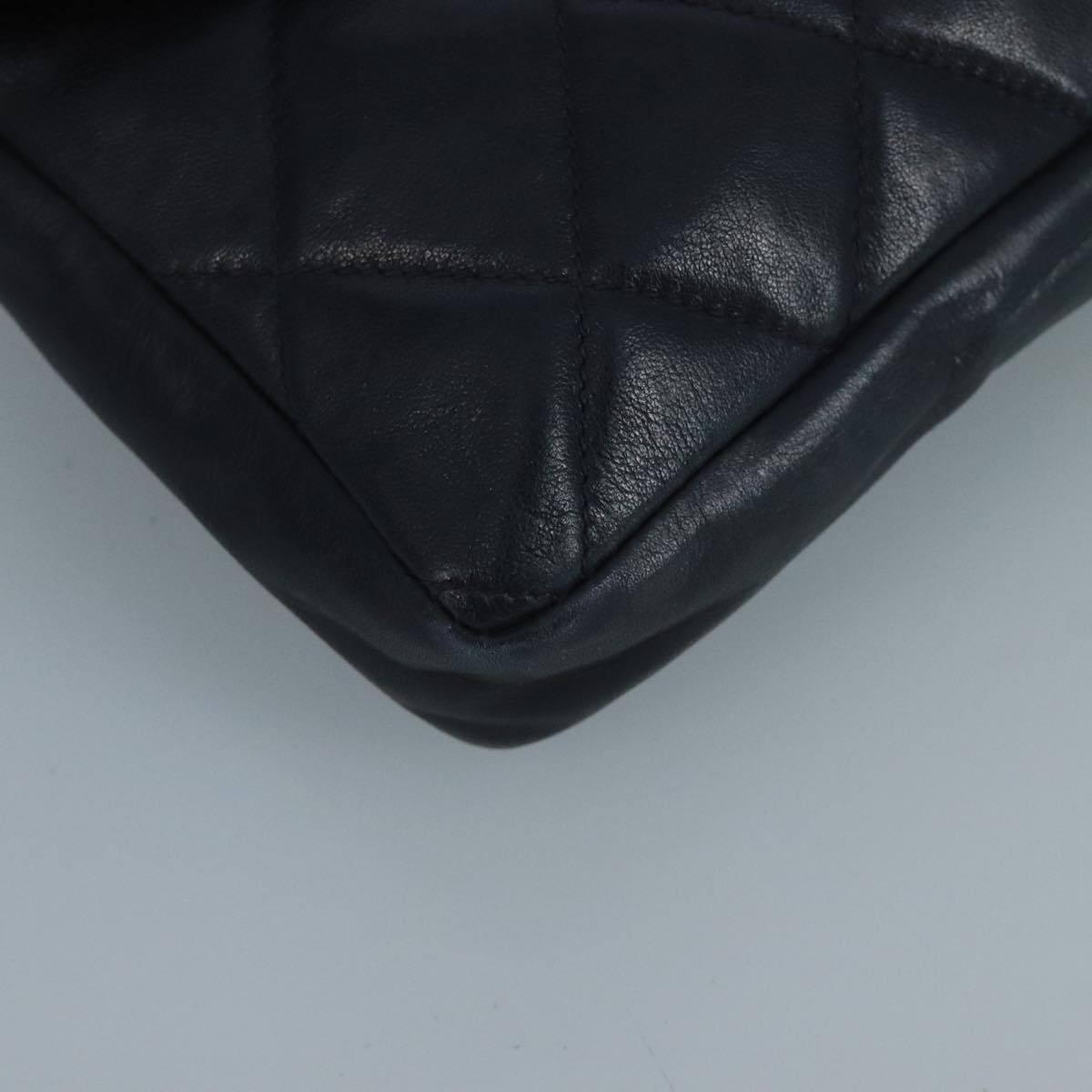 CHANEL Matelasse Waist bag Lamb Skin Navy CC Auth bs21663