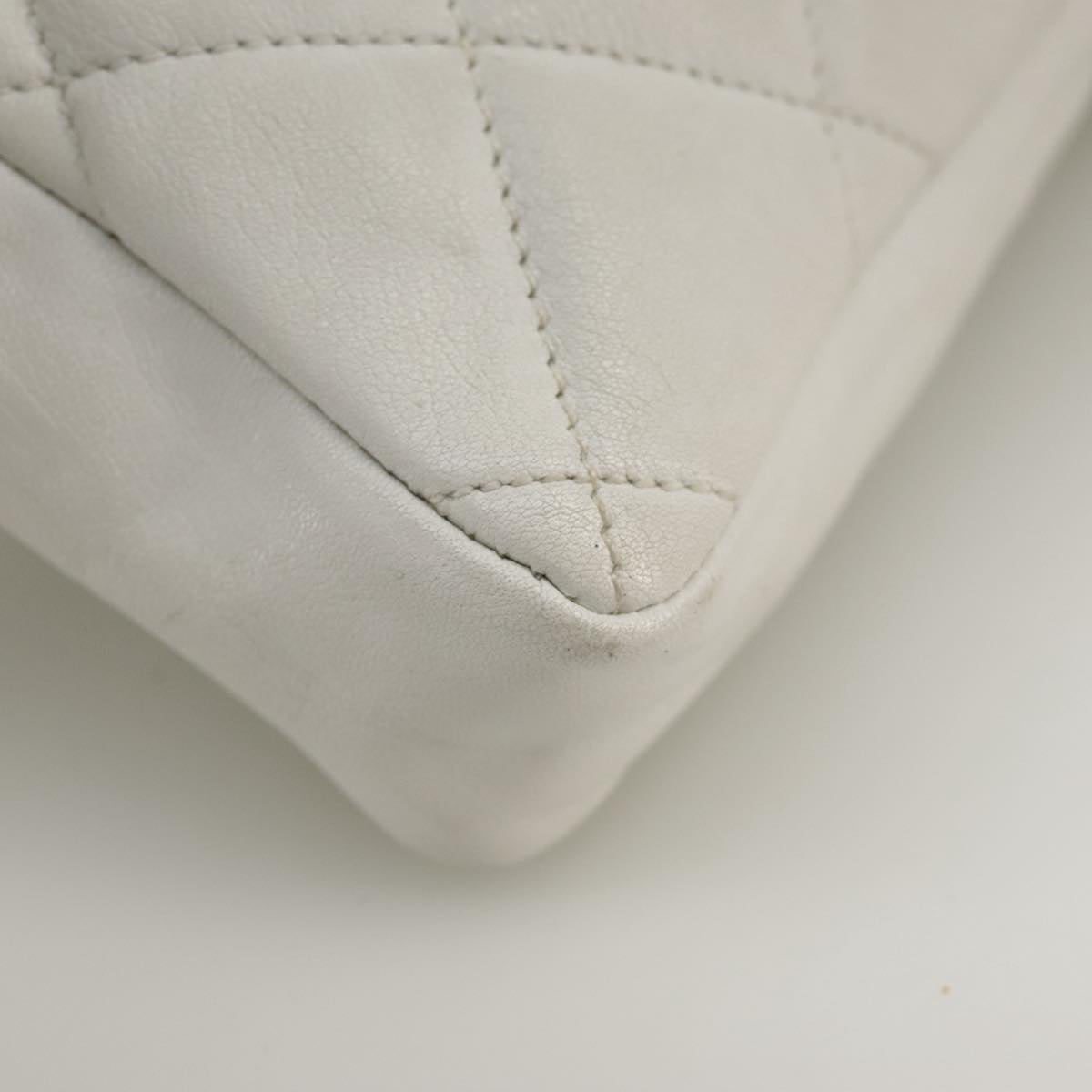 CHANEL Matelasse Waist bag Lamb Skin White CC Auth bs21712