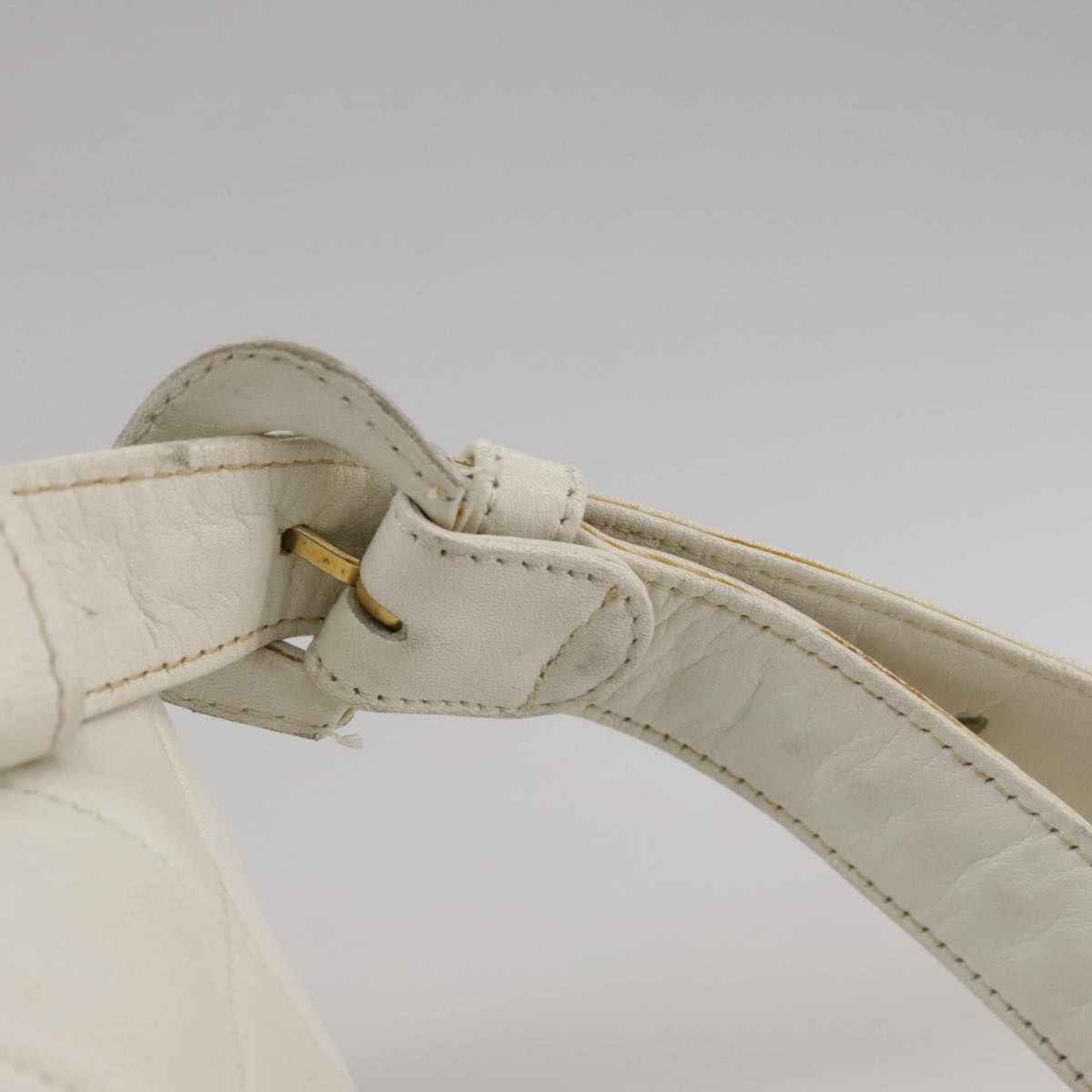CHANEL Matelasse Waist bag Lamb Skin White CC Auth bs21712