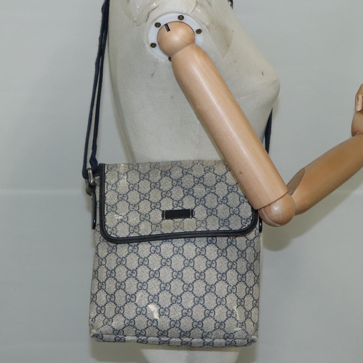 GUCCI GG Supreme Shoulder Bag PVC Navy 223666 Auth bs21744