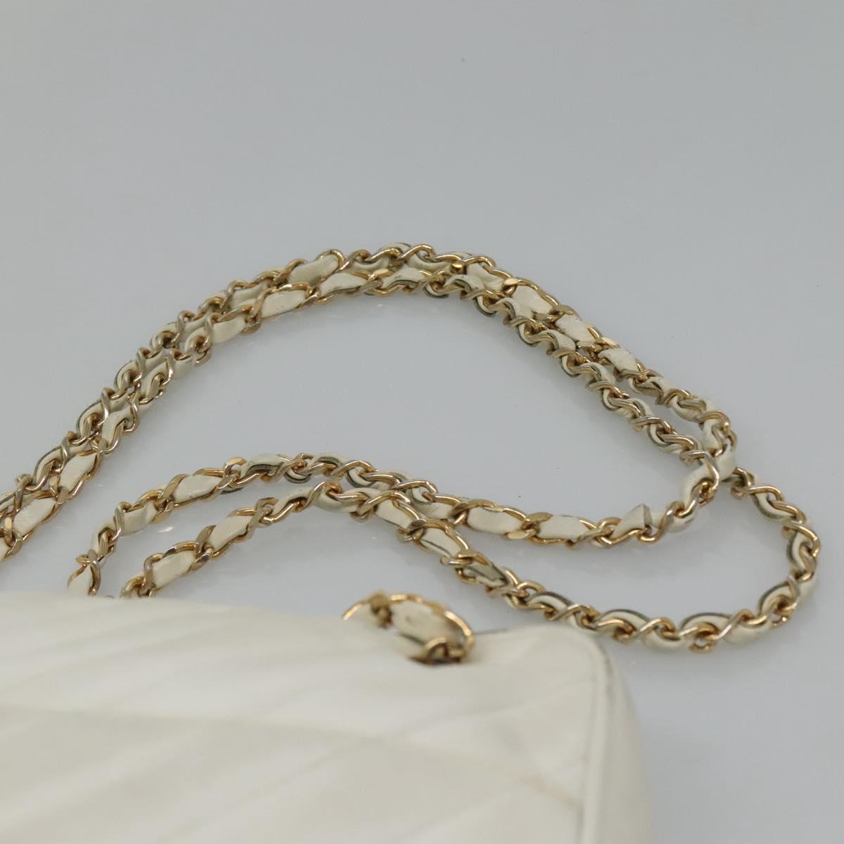 CHANEL Chain V Stitch Shoulder Bag Lamb Skin White CC Auth bs23119