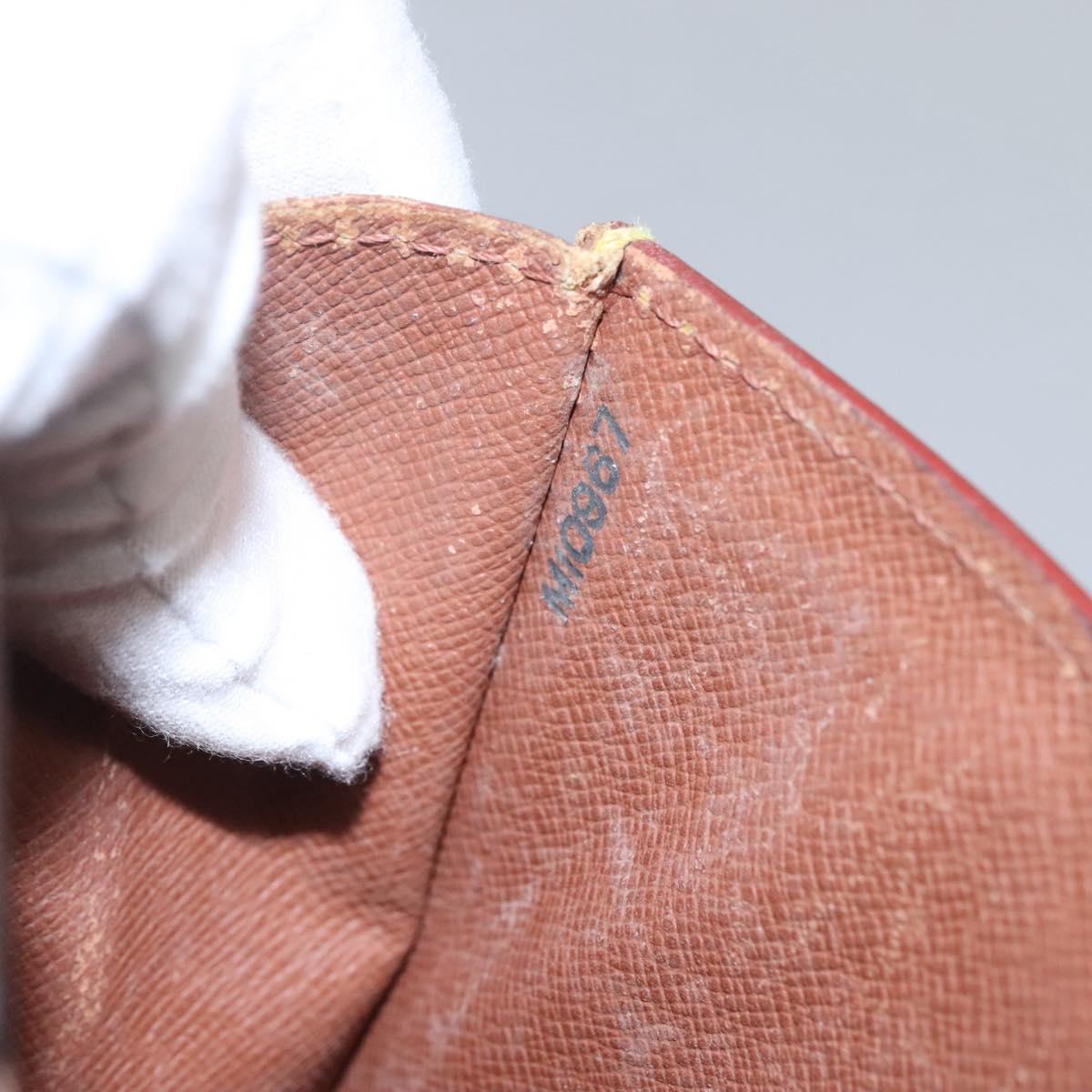 LOUIS VUITTON Epi Serviette Conseiller Zipangu Gold M54428 LV Auth bs23751