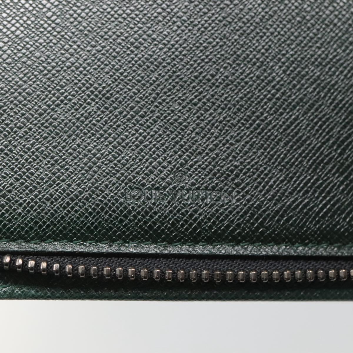 LOUIS VUITTON Taiga Travel Case Epicea LV Auth bs25360