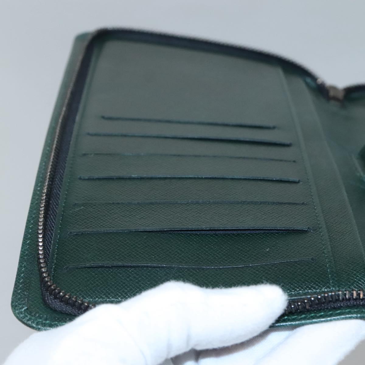 LOUIS VUITTON Taiga Travel Case Epicea LV Auth bs25360