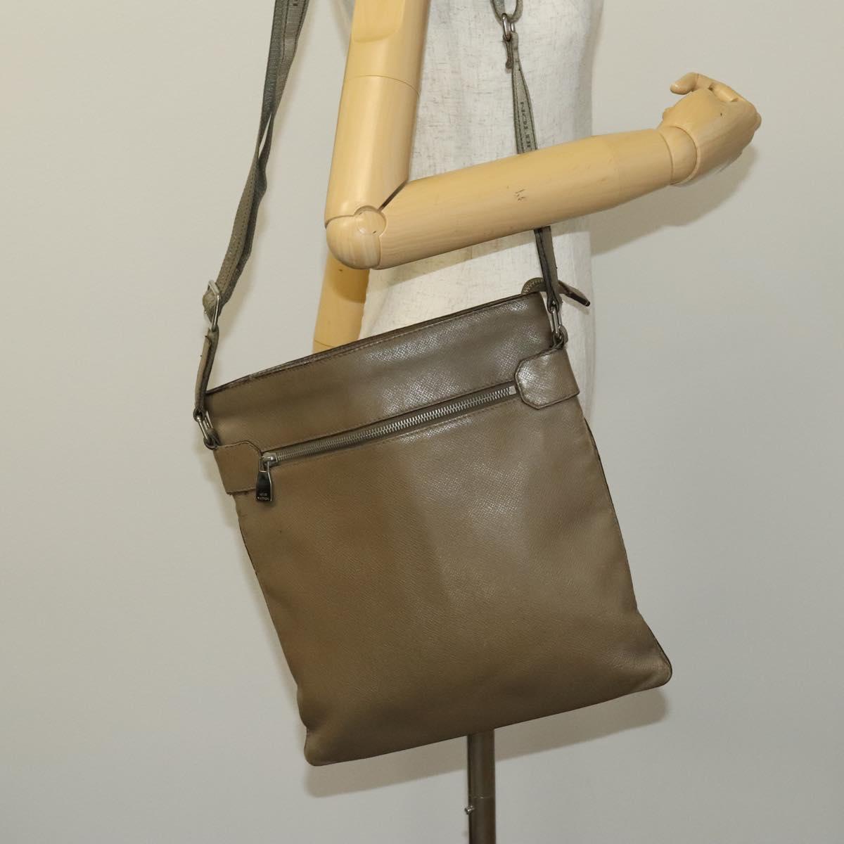 LOUIS VUITTON Taiga Sasha Shoulder Bag Porer M32628 LV Auth bs26069