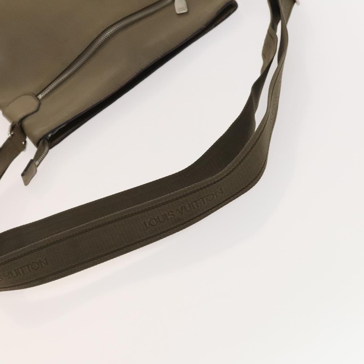 LOUIS VUITTON Taiga Sasha Shoulder Bag Porer M32628 LV Auth bs26069