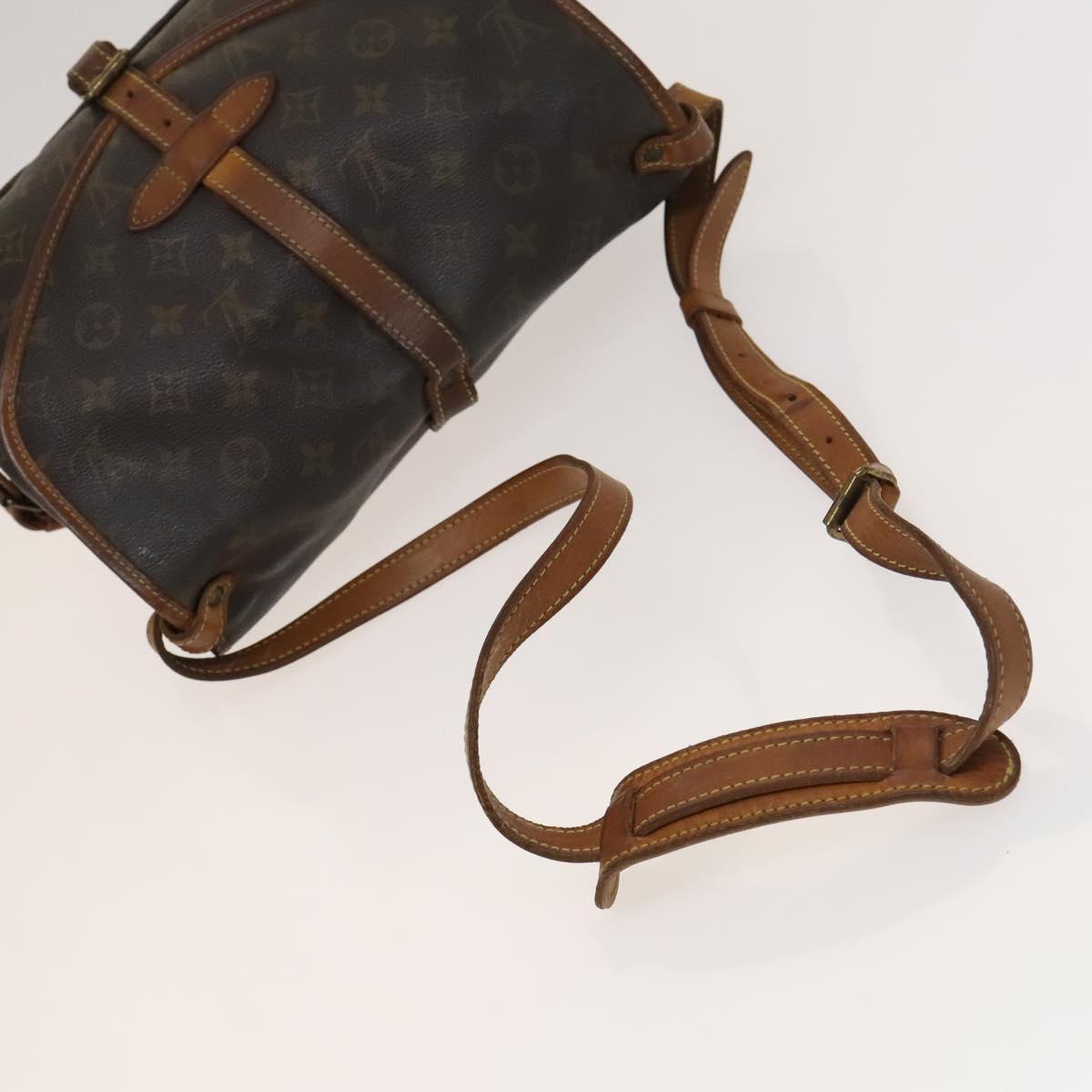 LOUIS VUITTON Monogram Saumur 30 Shoulder Bag M42256 LV Auth bs28187