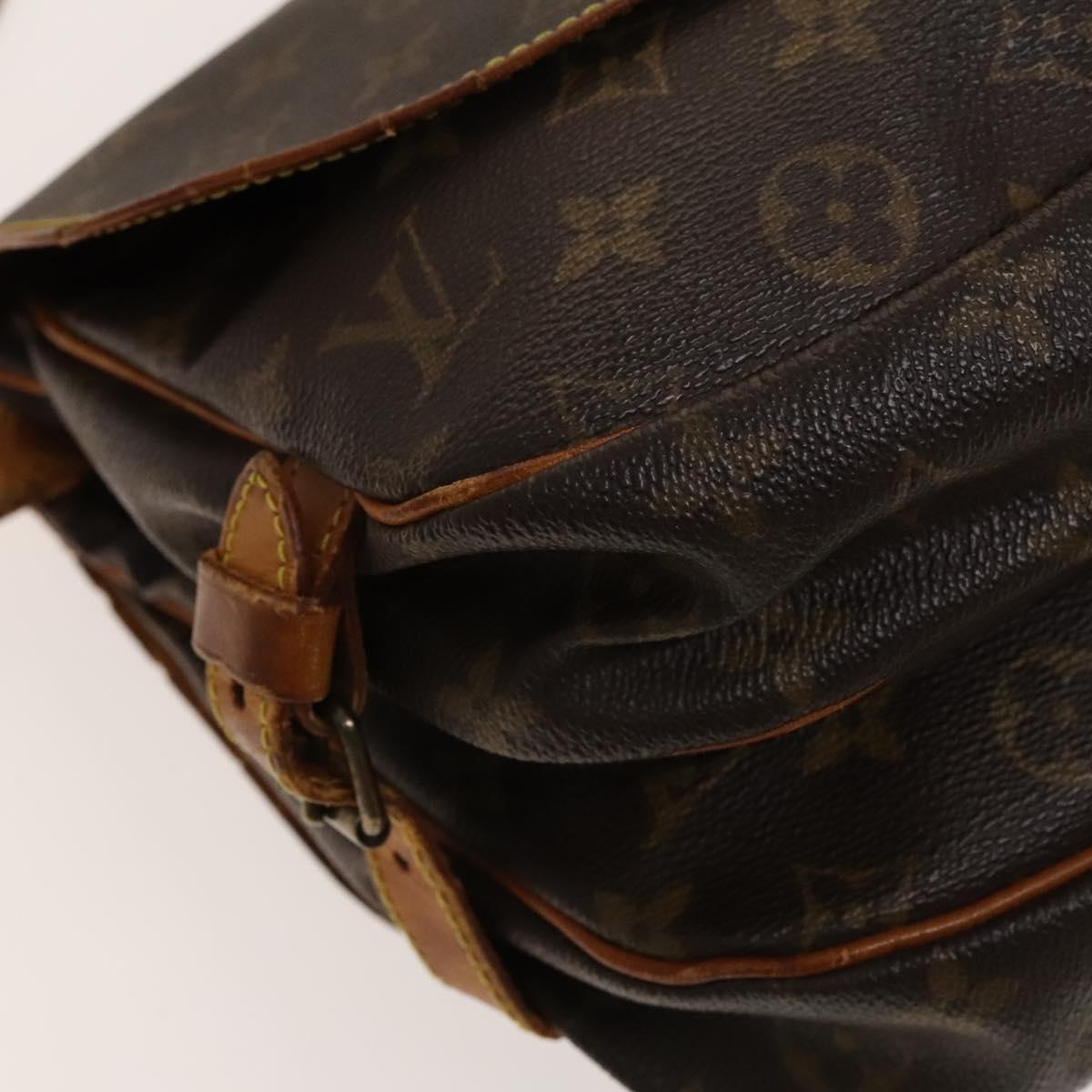 LOUIS VUITTON Monogram Saumur 30 Shoulder Bag M42256 LV Auth bs28820