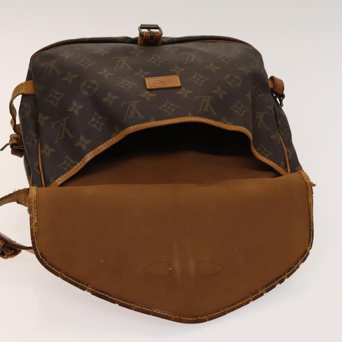 LOUIS VUITTON Monogram Saumur 30 Shoulder Bag M42256 LV Auth bs28820