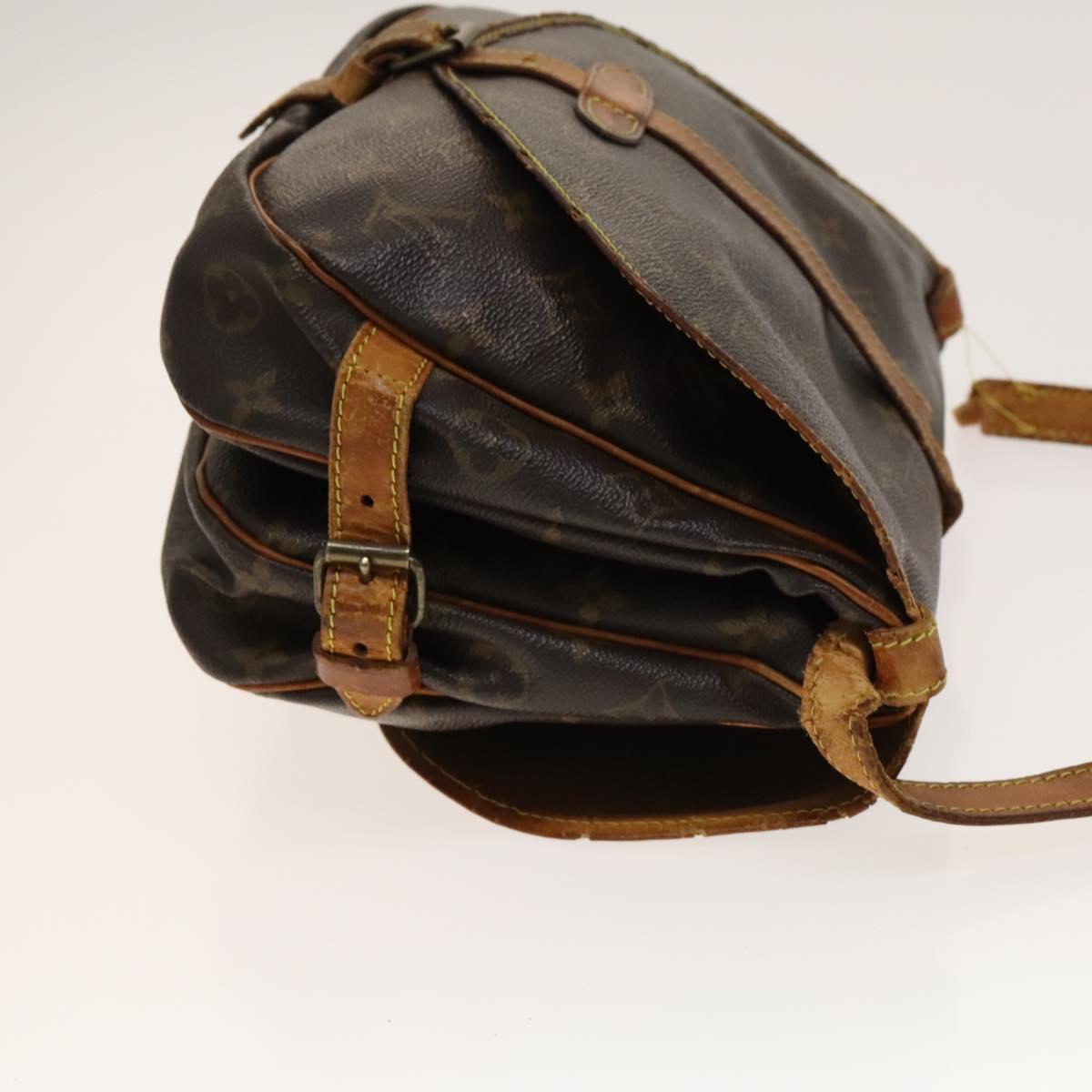 LOUIS VUITTON Monogram Saumur 30 Shoulder Bag M42256 LV Auth bs28820