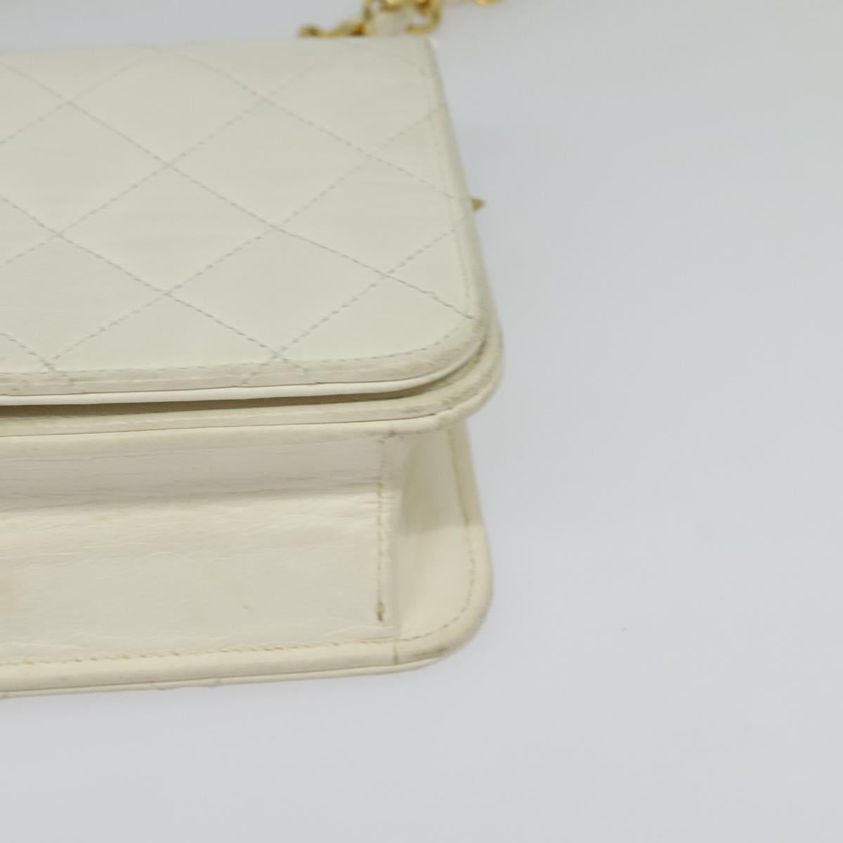 CHANEL Matelasse Chain Shoulder Bag Leather White Gold CC Auth bs29210