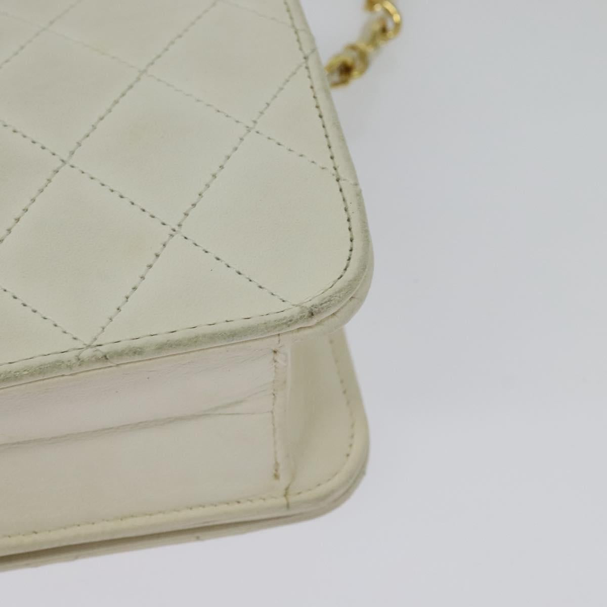 CHANEL Matelasse Chain Shoulder Bag Leather White Gold CC Auth bs29210