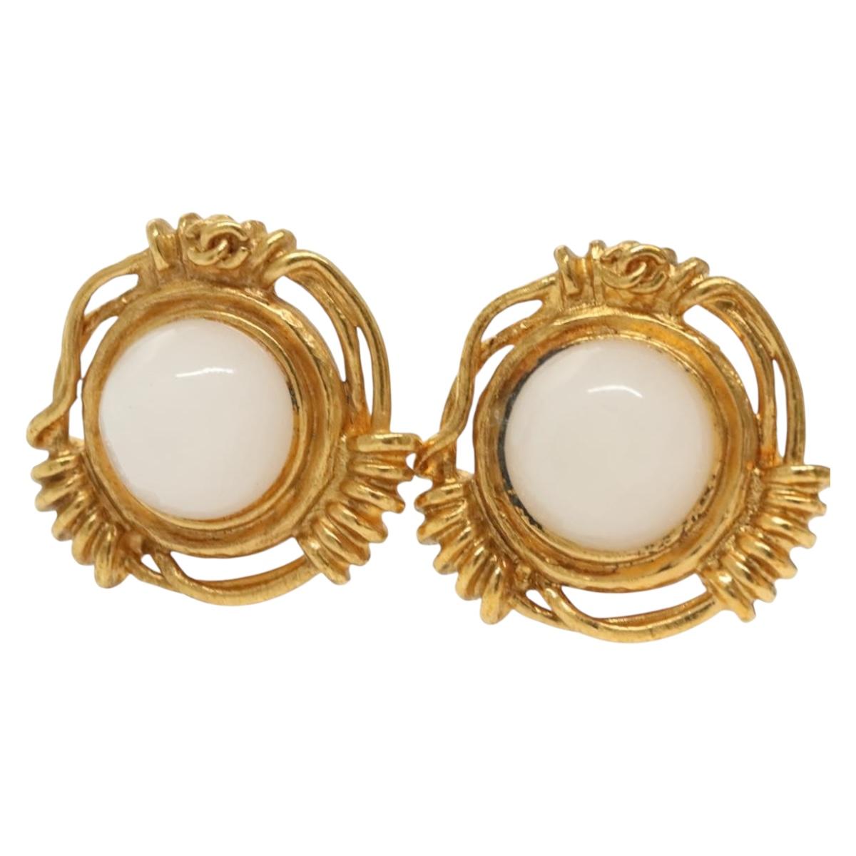 CHANEL Earring metal Gold CC Auth bs29251