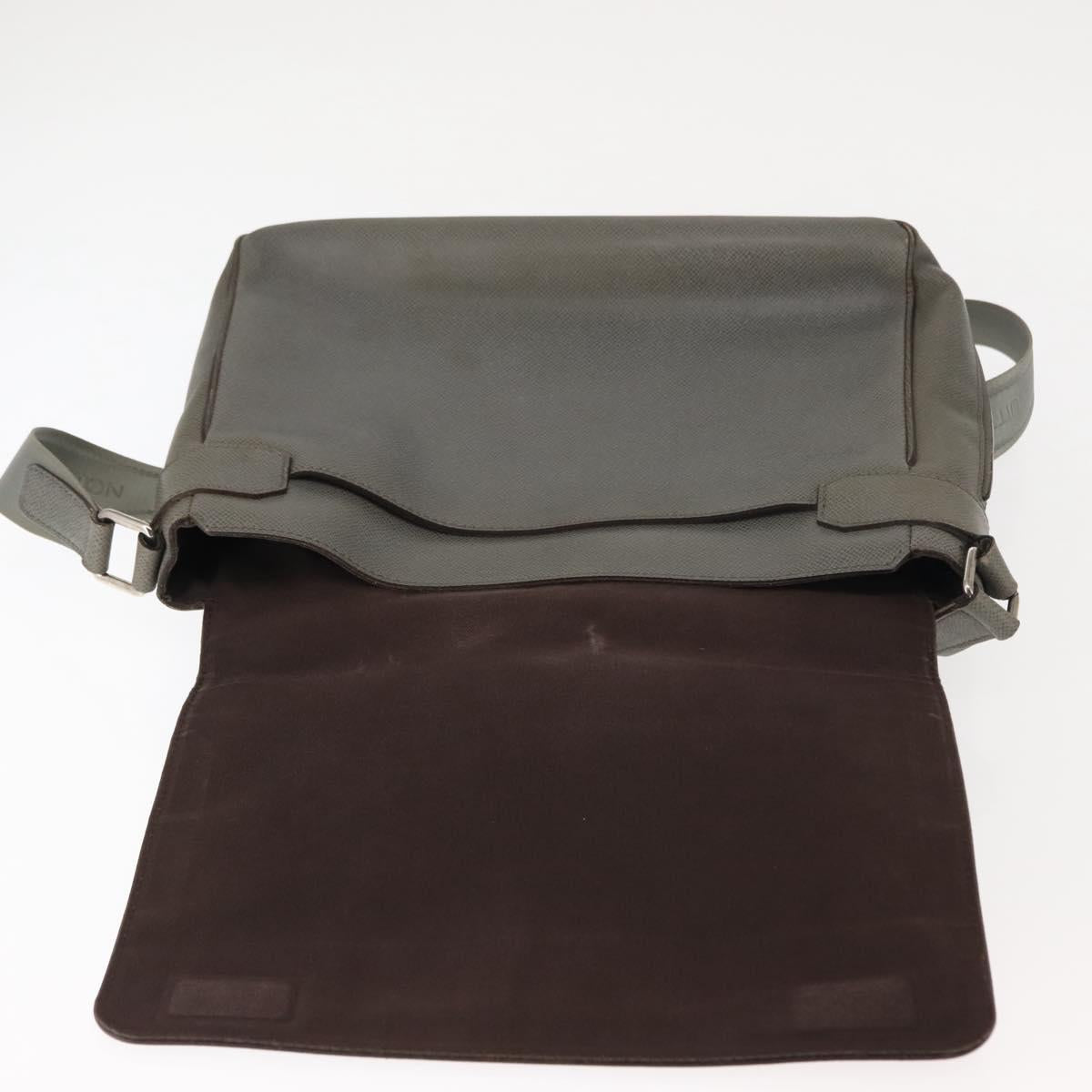 LOUIS VUITTON Taiga Leather Roman GM Shoulder Bag Gracie M32626 LV Auth bs29523