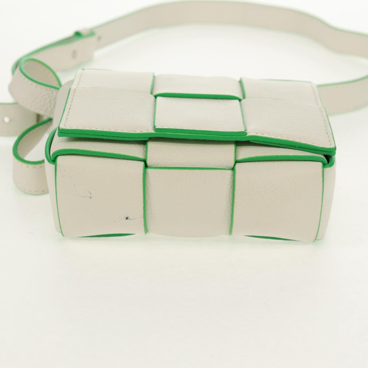 BOTTEGA VENETA MAXI INTRECCIATO Cassette Bag Leather White Green Auth bs30121M