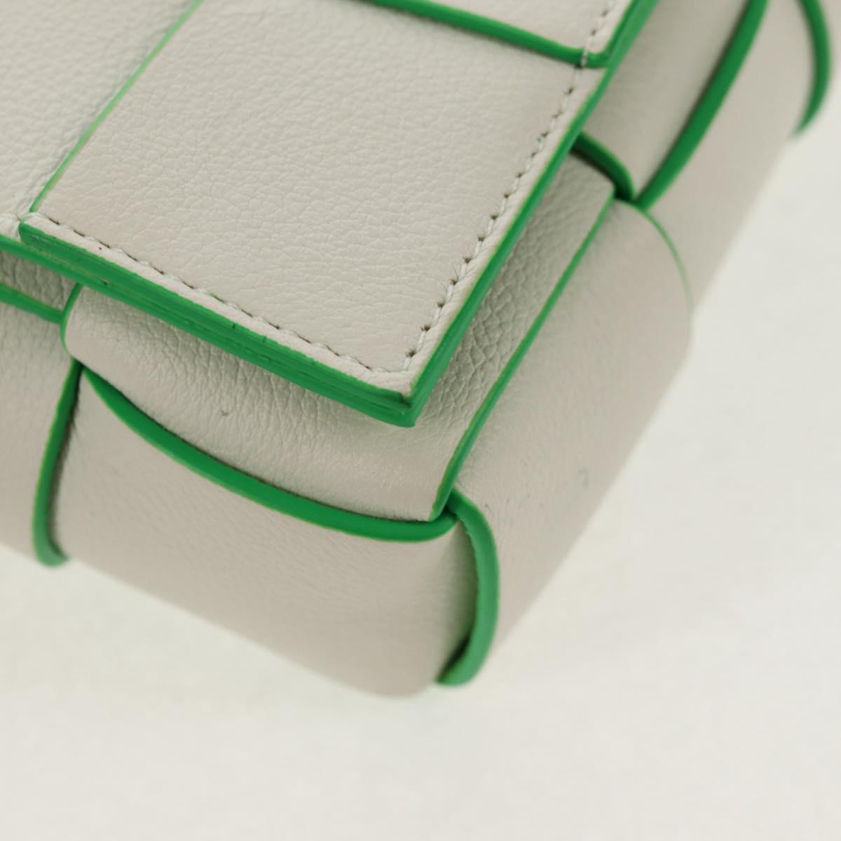 BOTTEGA VENETA MAXI INTRECCIATO Cassette Bag Leather White Green Auth bs30121M