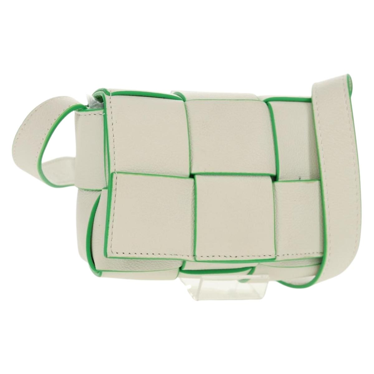 BOTTEGA VENETA MAXI INTRECCIATO Cassette Bag Leather White Green Auth bs30121M