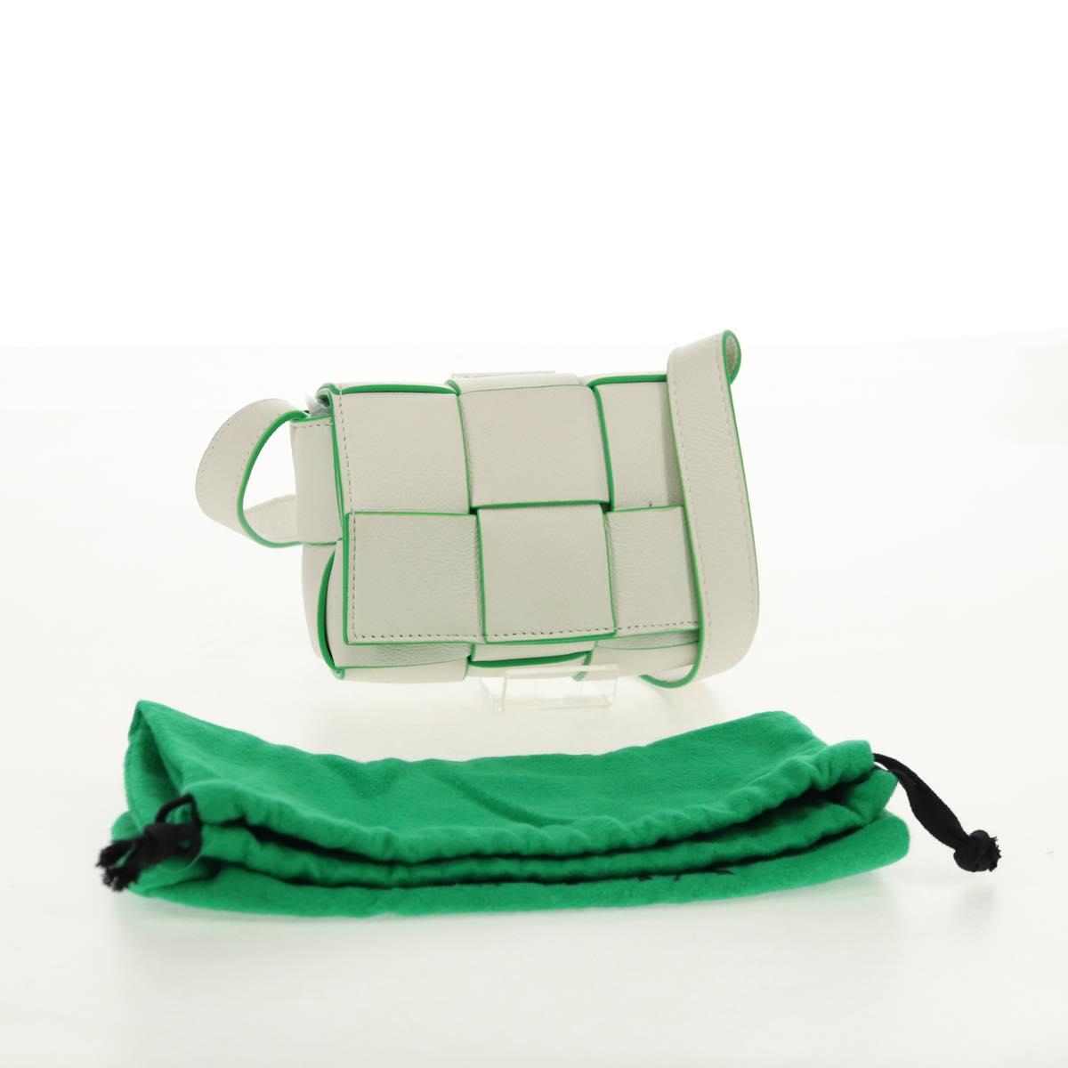 BOTTEGA VENETA MAXI INTRECCIATO Cassette Bag Leather White Green Auth bs30121M