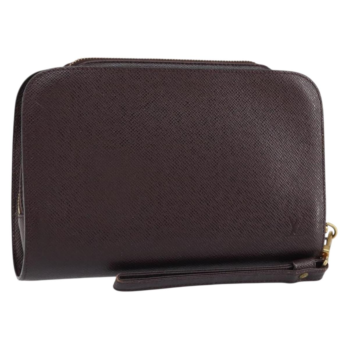 LOUIS VUITTON Taiga Baikal Clutch Bag Acajou M30186 LV Auth bs30620