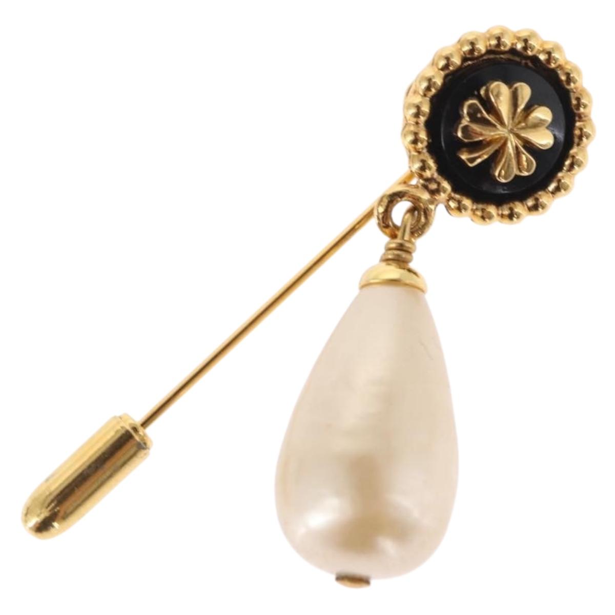 CHANEL Brooch metal Gold Tone CC Auth bs31036