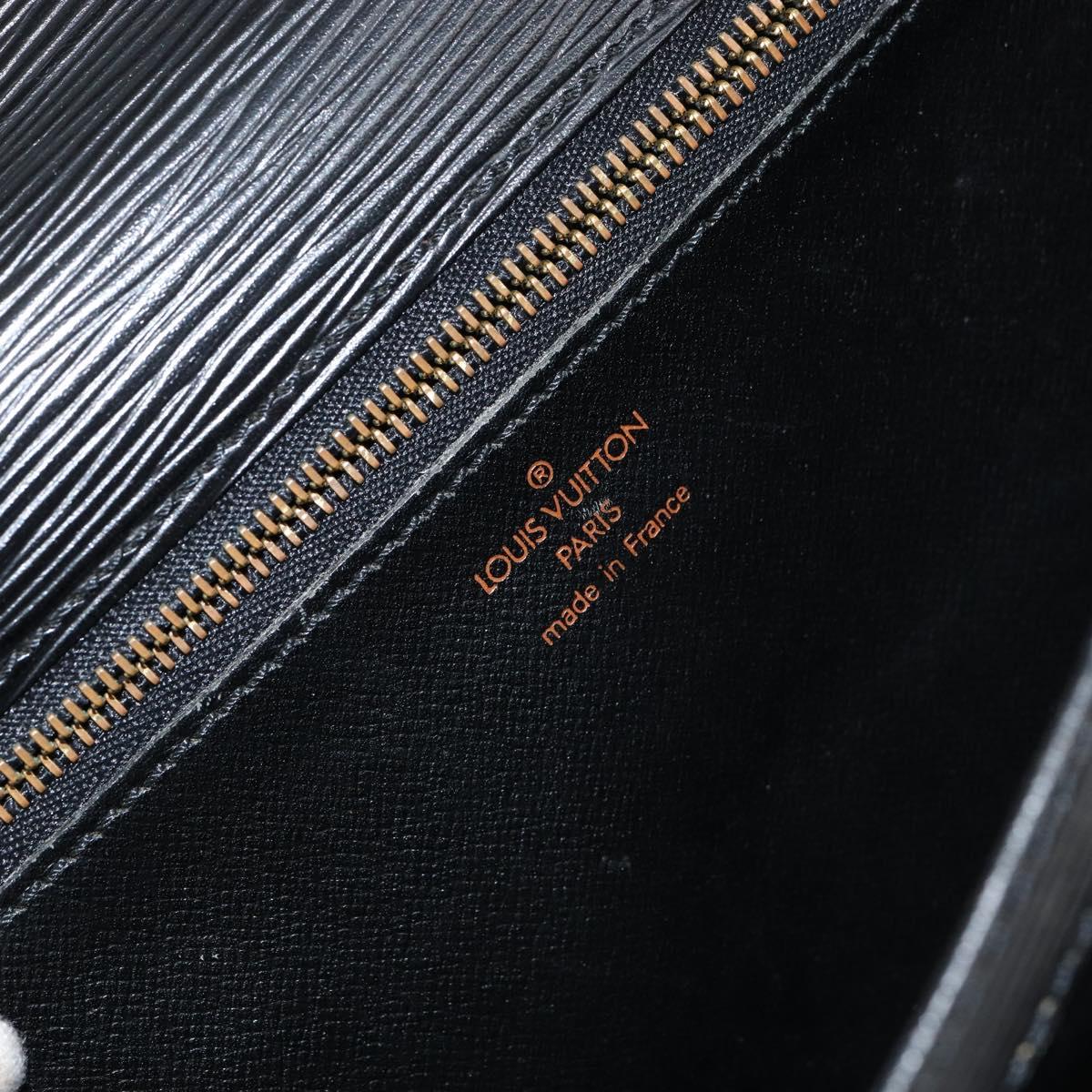 LOUIS VUITTON Epi Serie Dragonne Clutch Bag Black Noir M52612 LV Auth bs31101