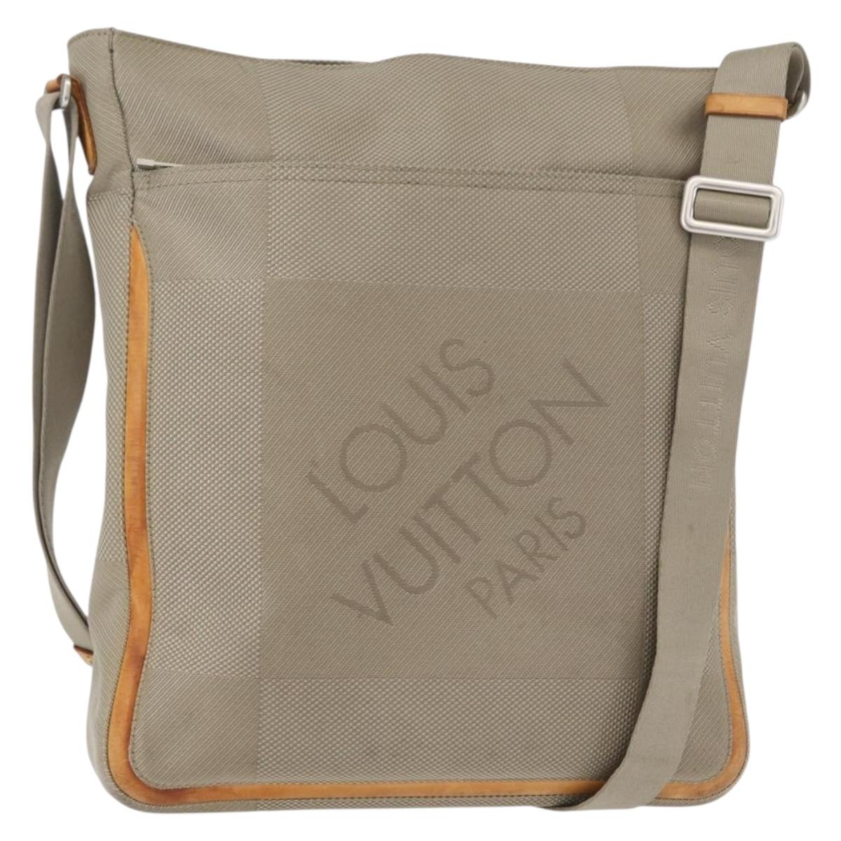LOUIS VUITTON Damier Geant Compignon Messenger Bag Gray M93046 LV Auth bs31309
