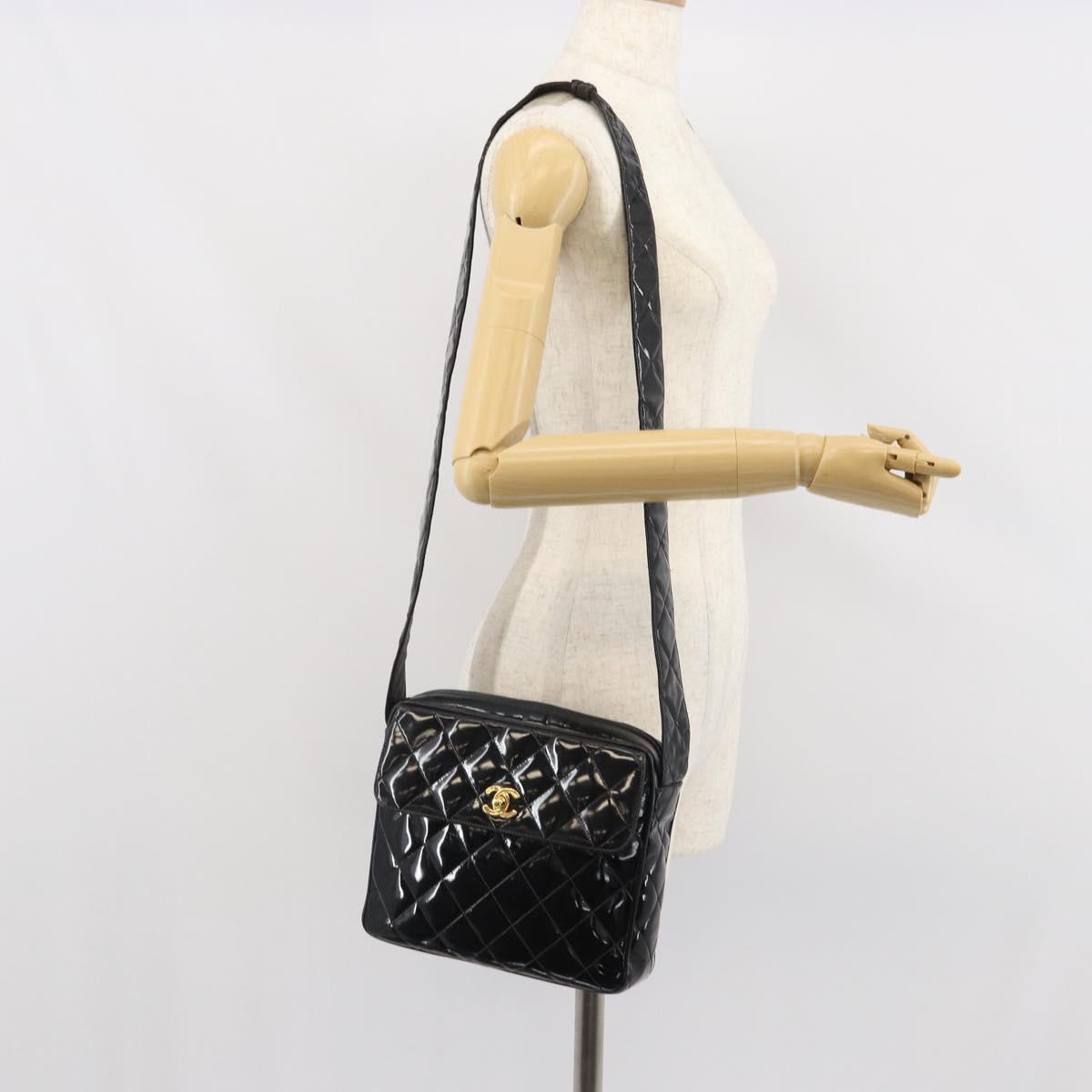 CHANEL Matelasse Shoulder Bag Patent leather Black Gold CC Auth bs32676