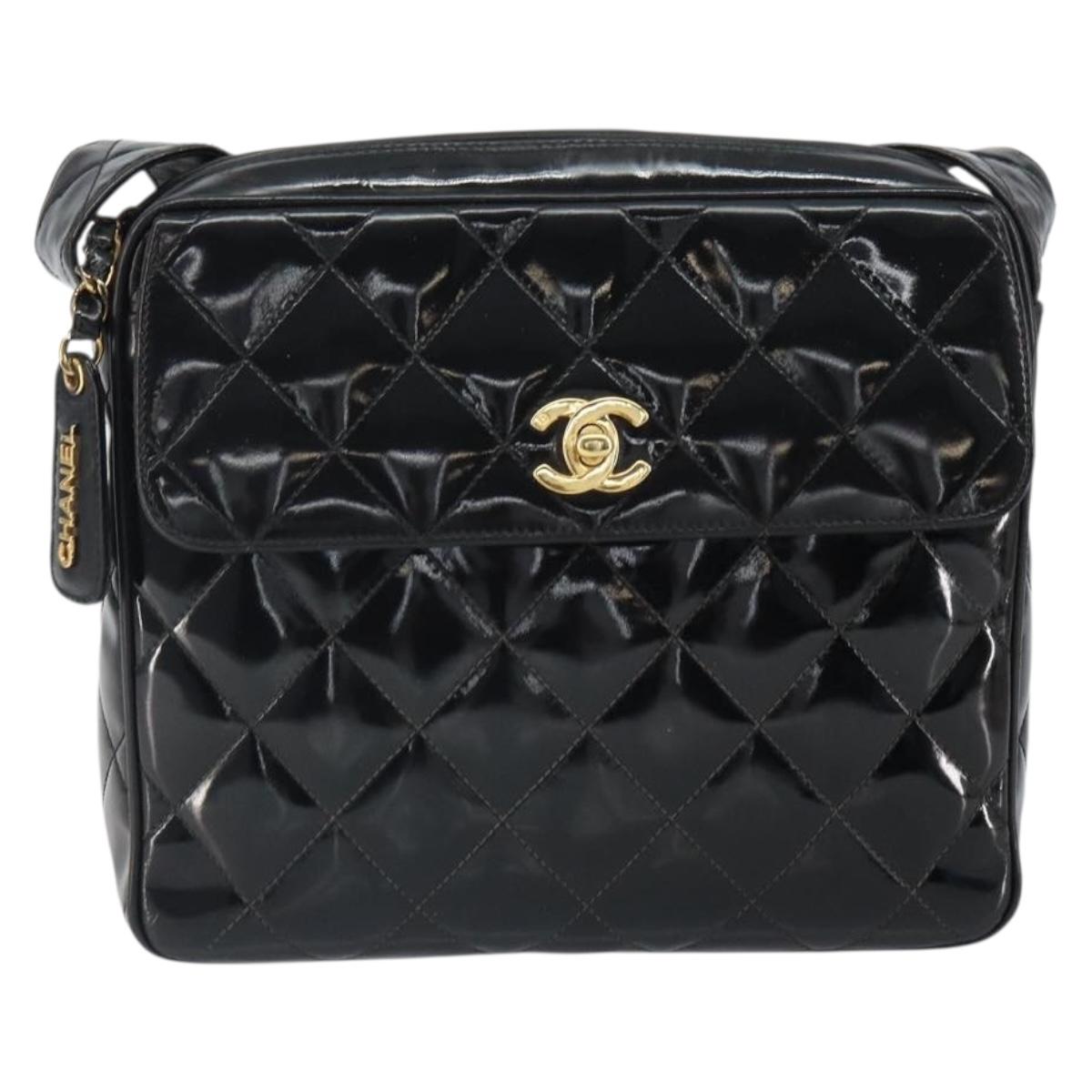 CHANEL Matelasse Shoulder Bag Patent leather Black Gold CC Auth bs32676